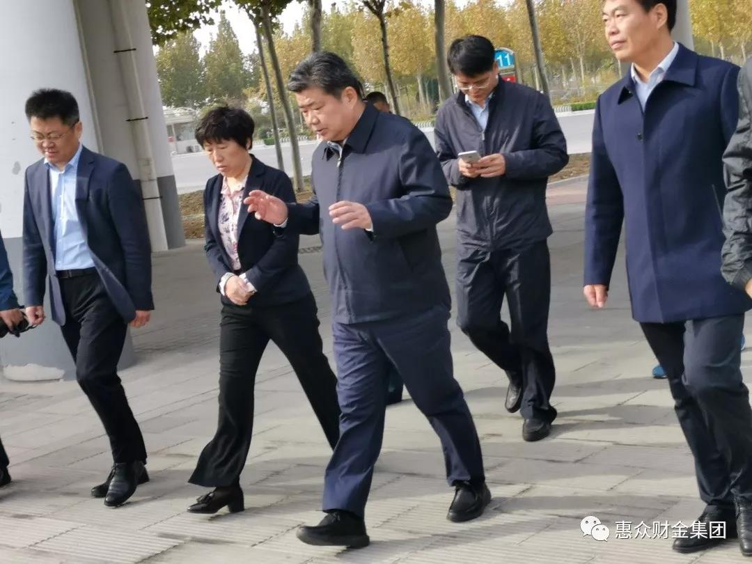 市委常委、統(tǒng)戰(zhàn)部部長李家良到濱州市火車站督導創(chuàng)城工作(圖1)
