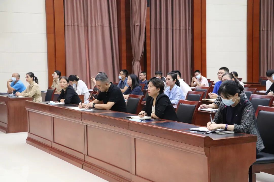 走在前，開新局”——惠眾財金集團舉辦《打開思維的世界》專題講座(圖5)