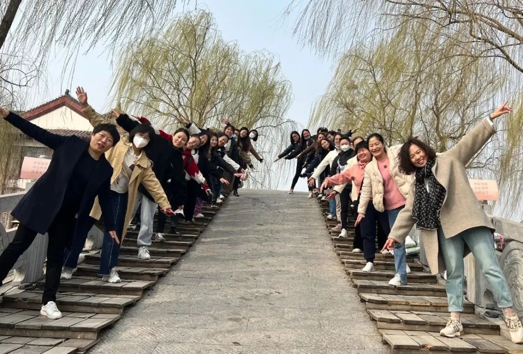 巾幗向黨丨惠眾財(cái)金集團(tuán)舉辦“春歸重顯巾幗風(fēng)采，惜春更需創(chuàng)先爭(zhēng)優(yōu)”春日游活動(dòng)(圖2)